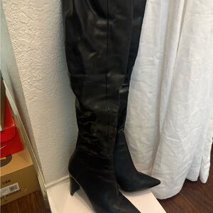 Also Thejan boot size 38